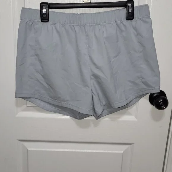 Columbia Sportwear Company Shorts (2 shorts) - Picture 4 of 6